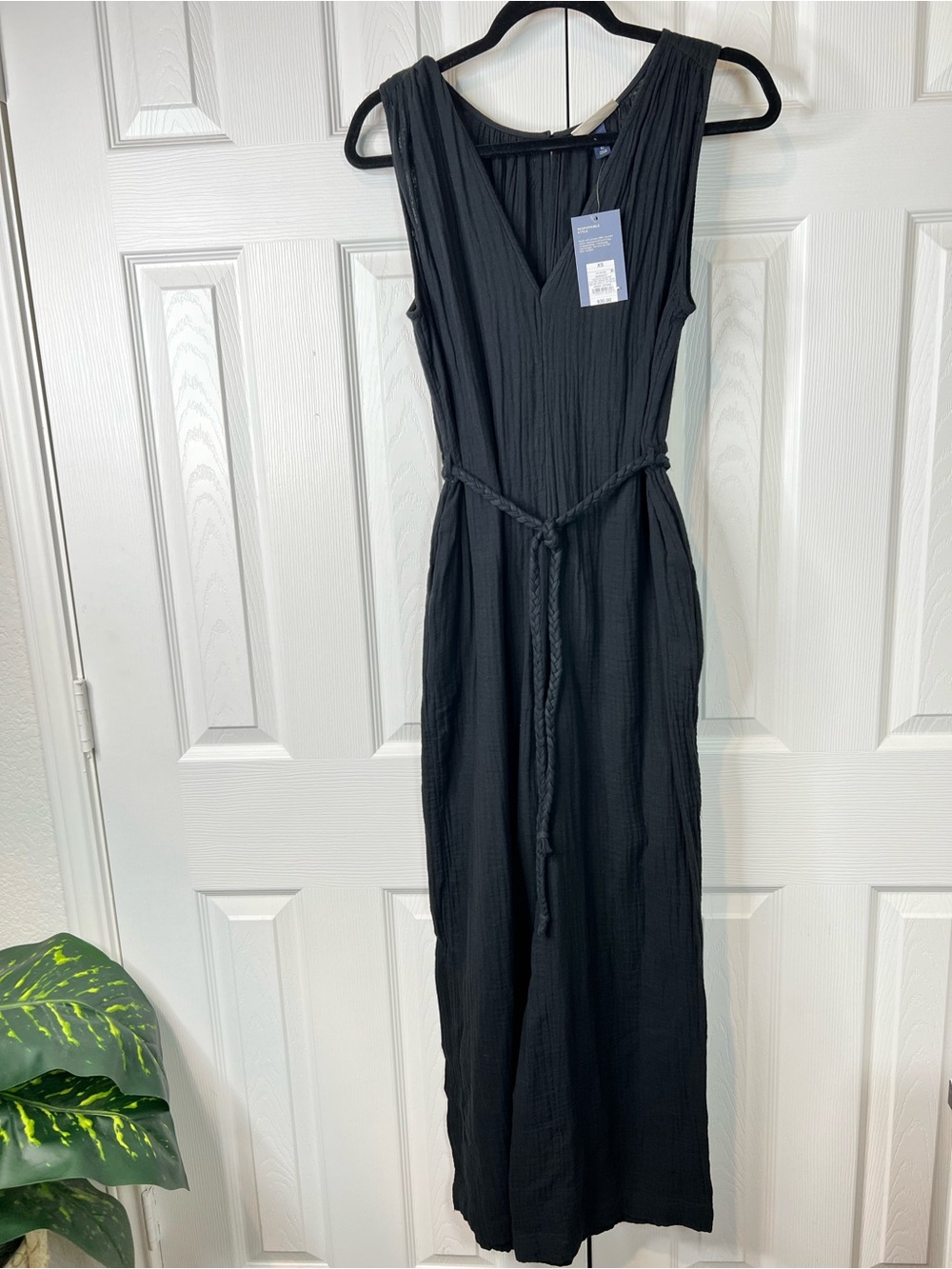 Universal Thread Black Sleeveless V-Neck Textured Jumpsuit with Braided Tie XS